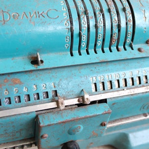 Vintage soviet mechanical calculator / adding machine Felix M / comptometer / collectible / rare engineering tools / retro calculator image 3