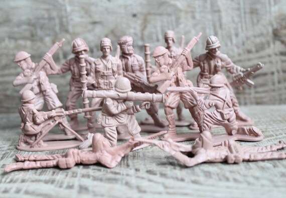 miniature soldiers