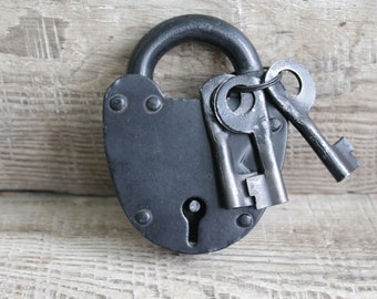 Antique-Inspired Iron Padlock, vintage chest lock, Chest Trunk Padlock, Storage Locker Padlock, barn castle, granary lock, vintage Padlock