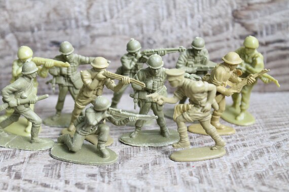 miniature soldiers