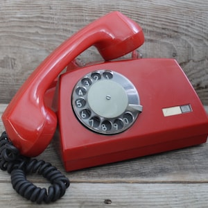 telefono rotativo, Telkom Teleza, prodotto in Polonia nel 1989, telefono retrò, telefono rotativo a quadrante circolare, telefono fisso vintage, vecchio telefono da tavolo a quadrante