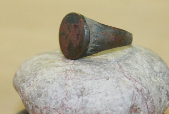 Authentic Antique Rusty Ring from Archaeological … - image 4