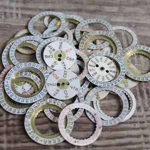 watch supplies / set of 50 vintage watch date and day dials 0.6-1.1&quot; (15-28 mm) / watch dial, circle /  watch parts / steampunk supplies