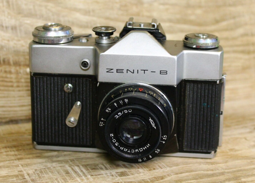 ソ連フィルムカメラ Zenit-B+Industar 50-2  レンズとセット ビンテージ写真カメラ Zenit B、レンズ Industar 50-2 3.5/50 mm