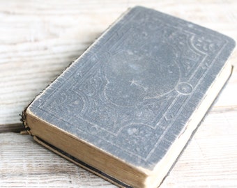 Antiek boek over het Nieuwe Testament en de Psalmen uit 1896: verzamelobject op zakformaat