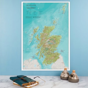 Póster de mapa de pared de Escocia, hoja frontal laminada, 16,5 x 23,4 pulgadas