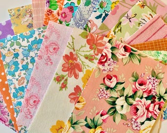 Nähen, langsames Nähen, Journaling, Handnähen, Collage, Textilkunst, Vintage-Stickerei, Scrapbooking, versteifte Stoffstücke.