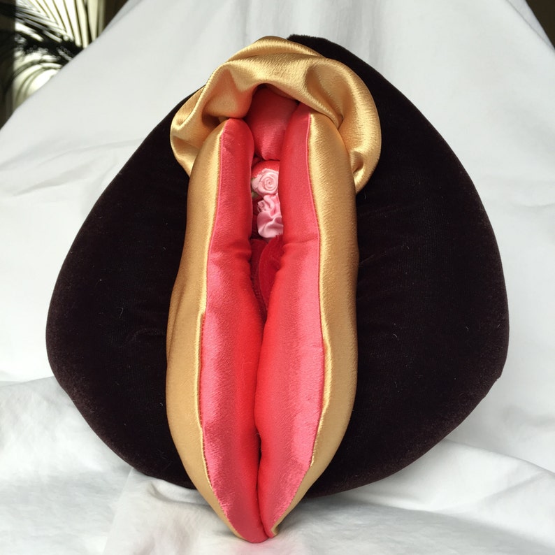 Original Wondrous Vulva Puppet, Professional and Anatomical BAST aka Vagina Pillow image 3