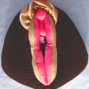 Original Wondrous Vulva Puppet, Professional and Anatomical BAST aka Vagina Pillow image 1