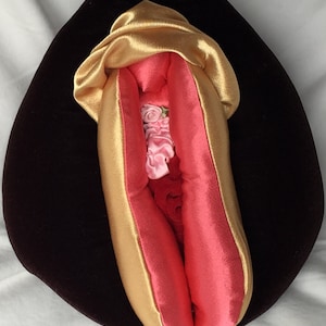 Original Wondrous Vulva Puppet, Professional and Anatomical BAST aka Vagina Pillow image 2