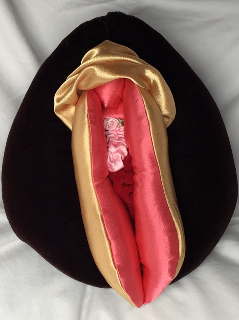 Original Wondrous Vulva Puppet, Professional and Anatomical BAST aka Vagina Pillow image 2