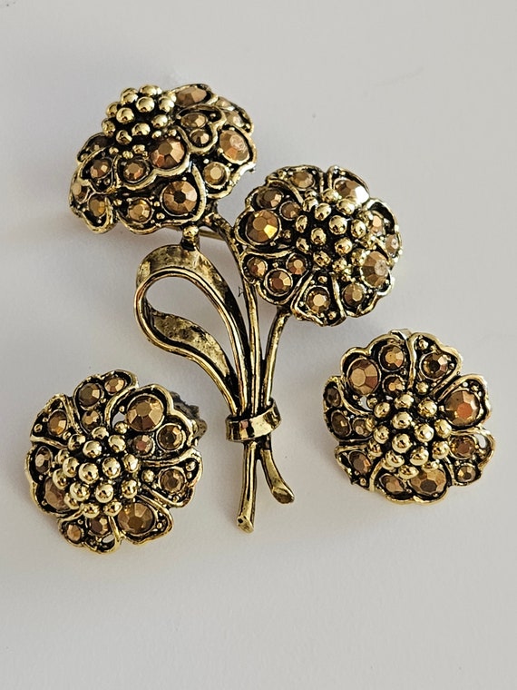 Hollycraft Gold Stone Flowers Brooch & Clip-on Ear