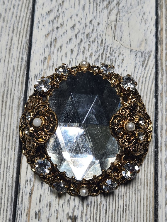 Awesome Mirrored Faceted Stone Ornate Base Brooch