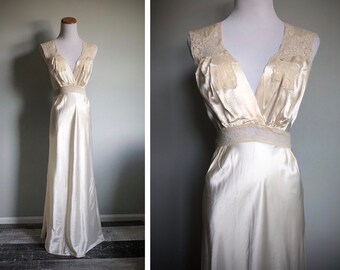 STRAPLESS SATIN ILLUSION-CUTOUT GOWN_E1894