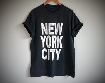 New York City T-Shirt Graphic Tee Black and White Print Distressed Bold Font NYC The Big Apple Souvenir Travel Roadtrip Boyfriend Size Large