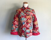 Vintage Quilted Asian Jacket Robe Red Floral Cotton Boho Bohemian Chic Embroidered Smoking Jacket Toggle Button Tropical Hawaiian Size Small