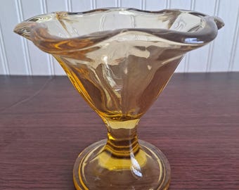 Vintage sundae dish amber sundae cup scalloped edge amber vase tulip top sundae cup yellow sundae dish ice cream cup