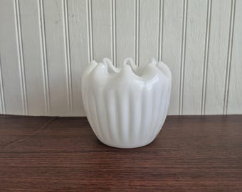 Vintage milk glass planter vase bowl pinched rose tulip planter ruffled edge wedding decoration farmhouse decor rustic wedding white glass