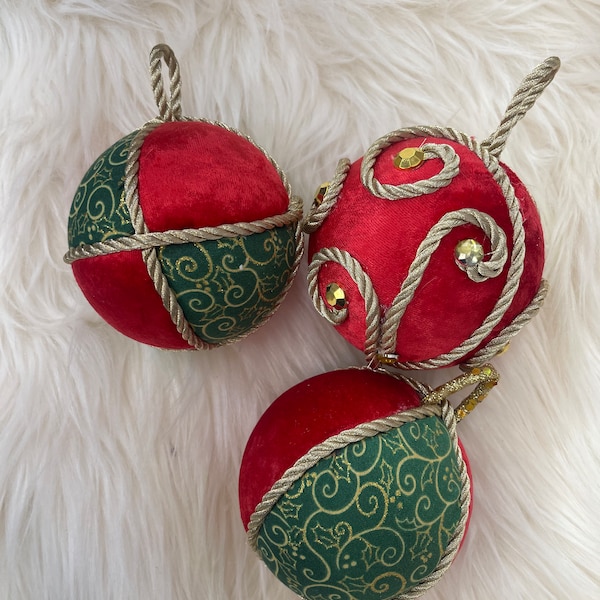 Fabric ornaments TUTORIAL, diy christmas ornaments, how to make fabric ornaments,