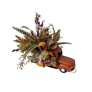 Fall  pumpkin truck tabletop arrangement, thanksgiving arrangement, fall centerpiece, wagon floral arrangement,