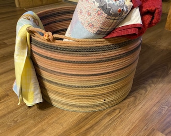 Oversized Lariat Rope Blanket Basket