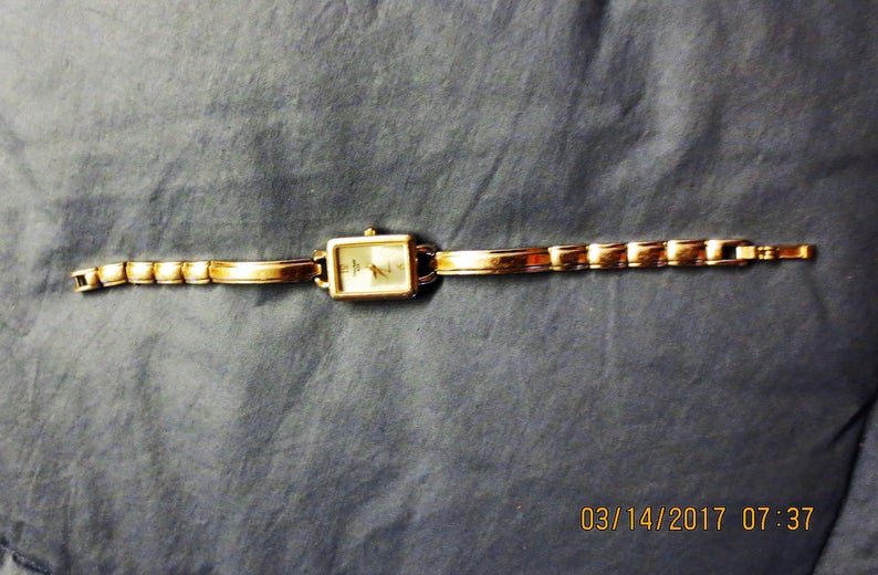 Vintage Ladies Silver Fashion Watch Light blue Face Watch image 0