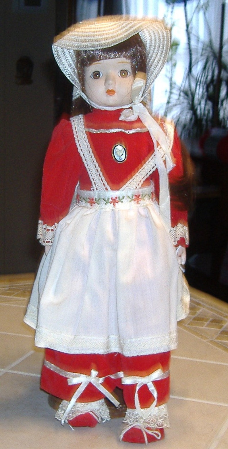 Vintage Musical Porcelain French doll Gigi 1984 image 0