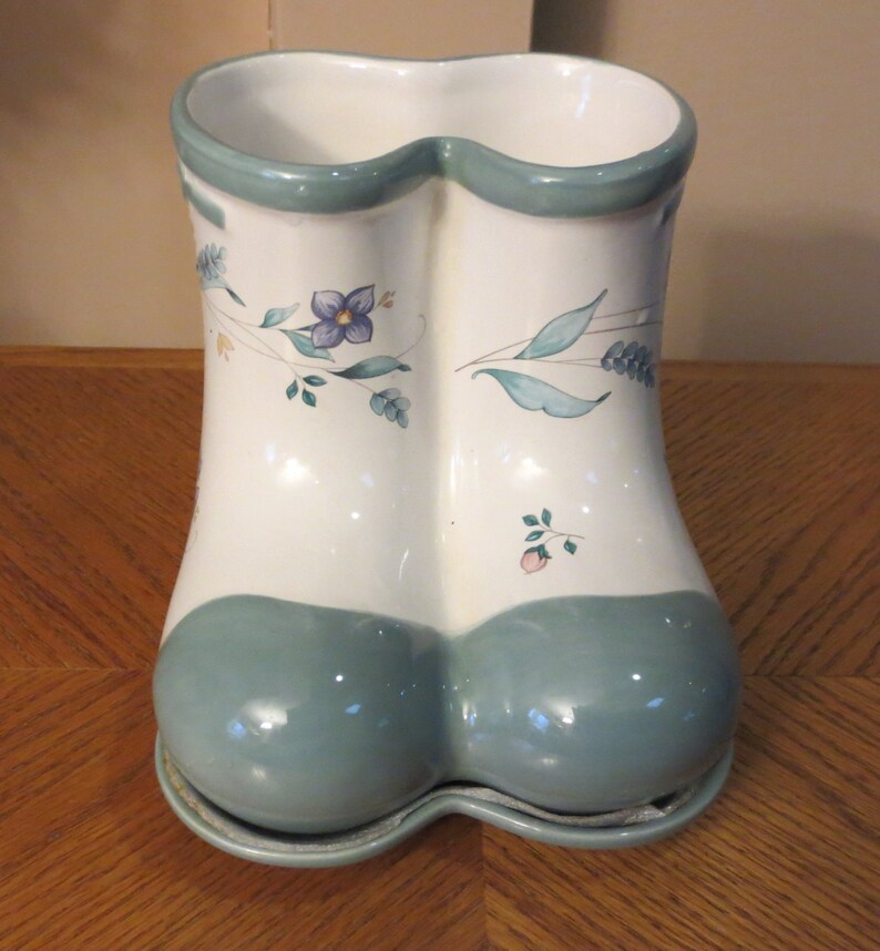 Vintage Pfaltzgraff April boots planter for image 0