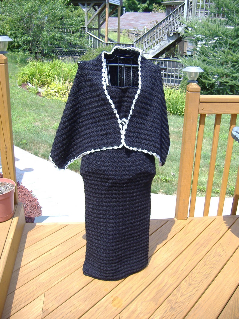 Size 8-10 Med Black Stretch Evening or Special Occasion Gown w image 0