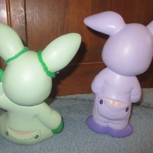 4 Bambins en porcelaine de couleur rose vert jaune et/ou lilas-Bébé/Bambin en couchette de lapin avec siège rabattable 4 poses différentes 25 % de remise 4 image 5