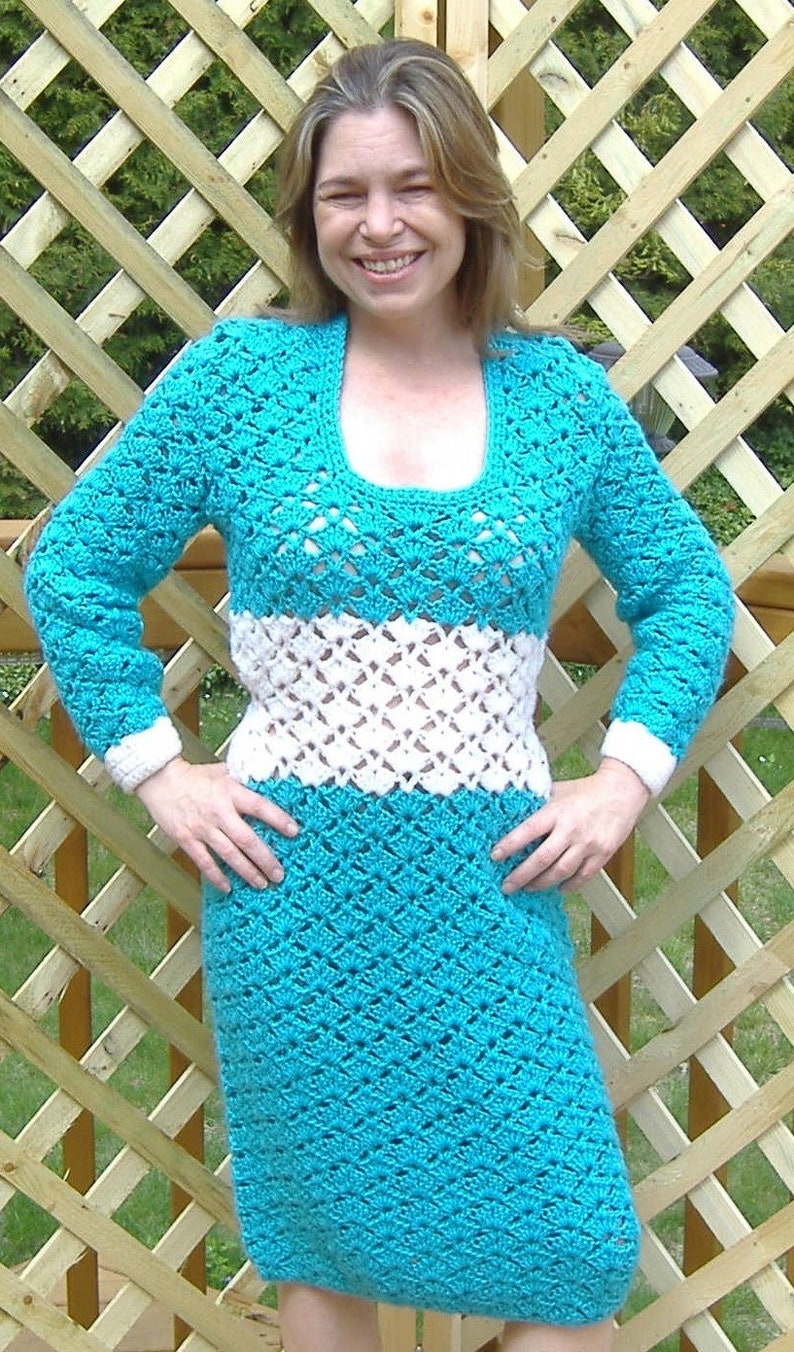 FREE SHIPPING on Sophisticated Teal Blue and White Scoop Neck image 0