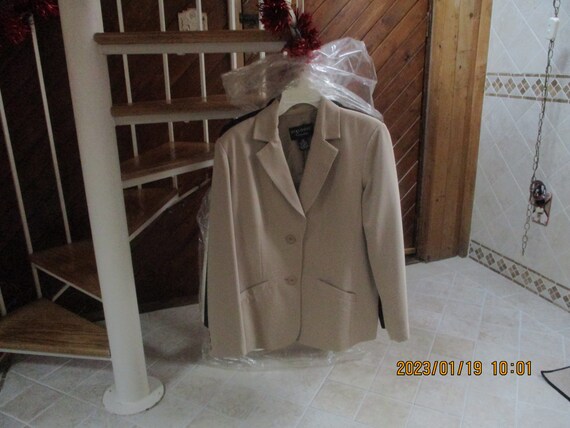 Ladies Fully Lined Tan Blazer by Dialogue W 2 Lined Slanted Besom Pockets Professional Like New Polyester Blazer Size 8P FREE USA SHIPPING Etsy