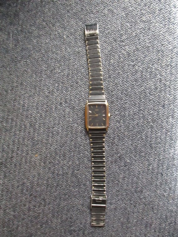Men's 1990s Timex Battery Casual/Dressy Watch in R