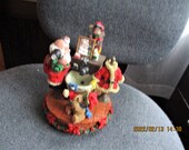 Santa Sprucing Up for Midnight Ride Tabletop Decoration, Heavy Porcelain Christmas Music Box, Santa Claus is Coming to Town, Merry Christmas