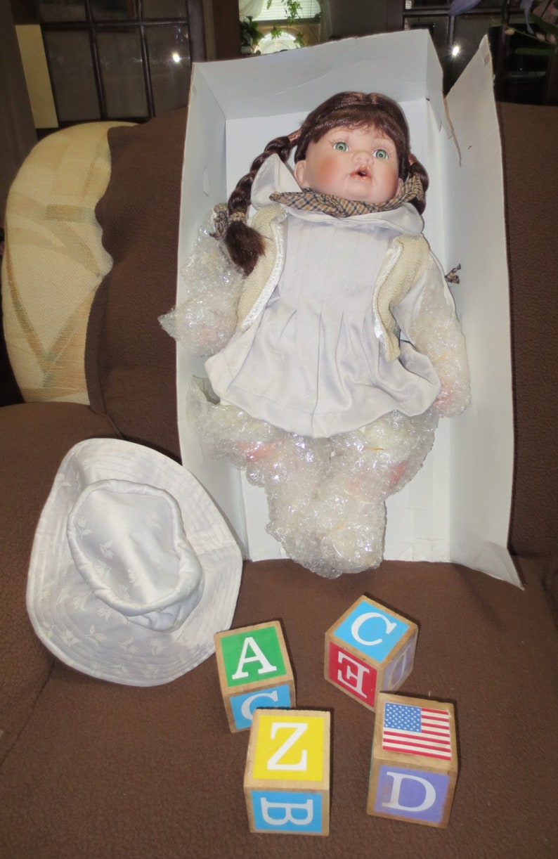 Vintage NEW in Box Porcelain Doll Shannon1990s image 0