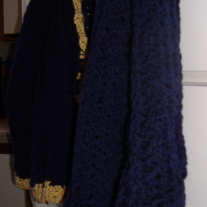 NEVER WORN MODEL Ladies Midnight Blue Cardigan w Gold Trim and Chain Button Closure-Late Fall to Early Spring Office and Casual Wear. Size M image 5