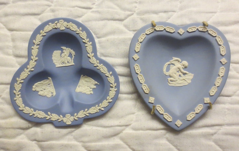ON SALE-20% Off-Vintage 1956 Blue Jasper Wedgwood Pin dishes  image 0