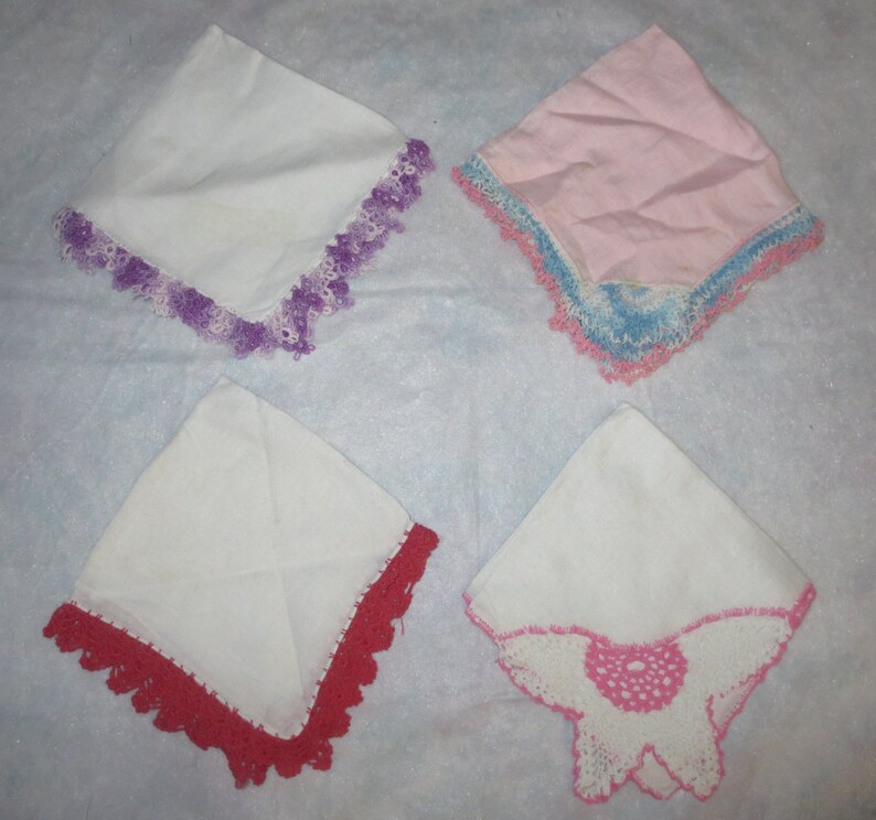 Vintage 1950s Set of 4 Soft white and 1 pink cotton ladies image 0