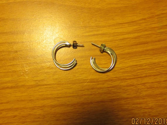 3 Pairs of Vintage Petite Hoop Earrings in Sterli… - image 5