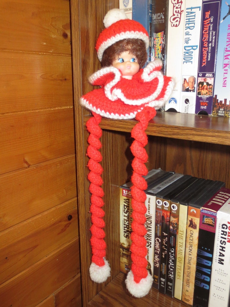 1977 Vinyl Curly Legged Craft doll in red and white hand image 0