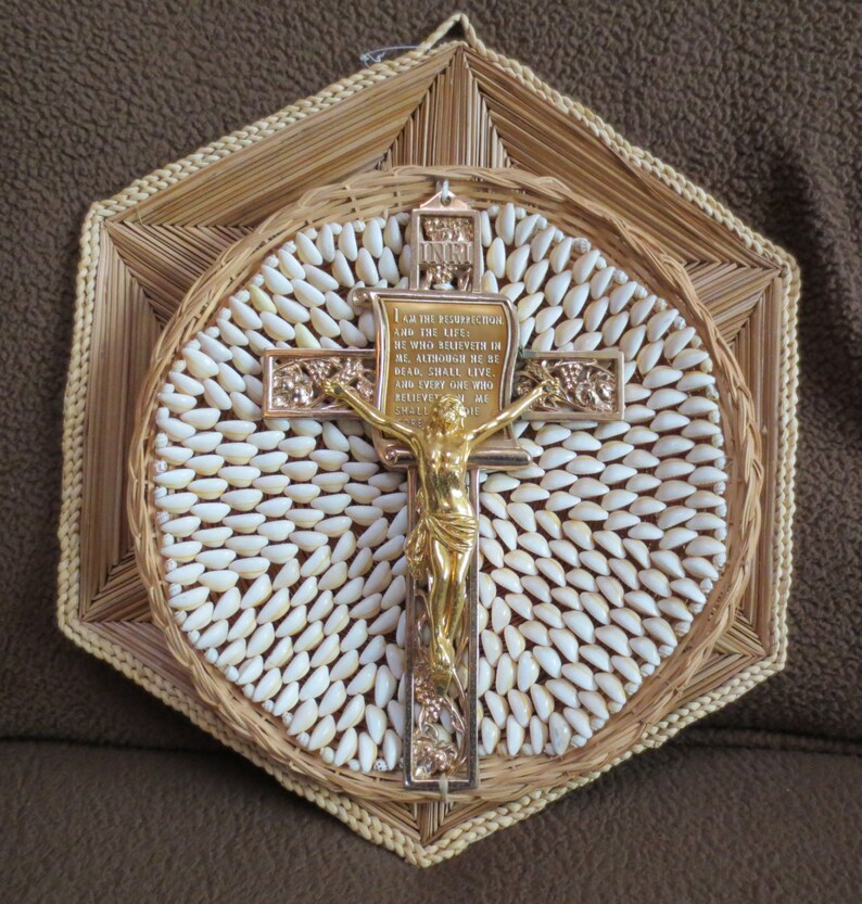 Vintage 70s Metal Crucifix in gold paint on Mini Shells wall image 0