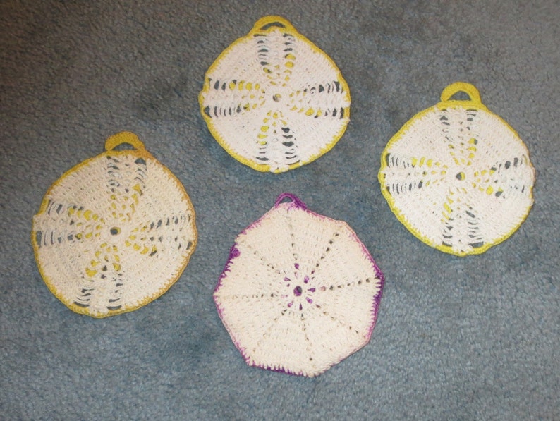 Special All on 4 1940s crocheted thread circular hot plates or potholders Exc for collectors of '40s'50s retro kitchens FREE USA SHIPPING image 2