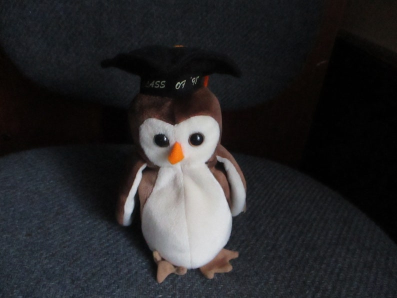 Ty Beanie Baby Full Size 1998 Owl Graduate Parfait pour votre collection, à offrir, à afficher et à apprécier Excellent pour les enfants et les adultes image 1