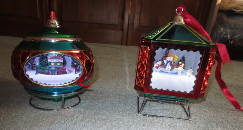 FREE SHIPPING Vintage Musical Motion Ornaments or Table Decor image 0