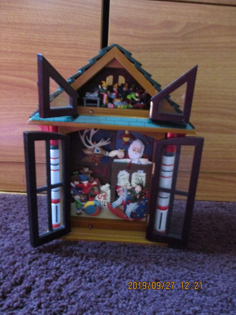 Animated Santa's Workshop w 2 Sets of doors in Loads of image 0