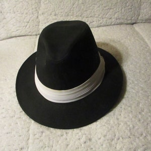 Pristine Men's Black Wool Felt Fedora Hat with Wide White Pleated Cotton Ribbon by Segal International, 7.75 x 6.25 size L w Satin Lining image 1