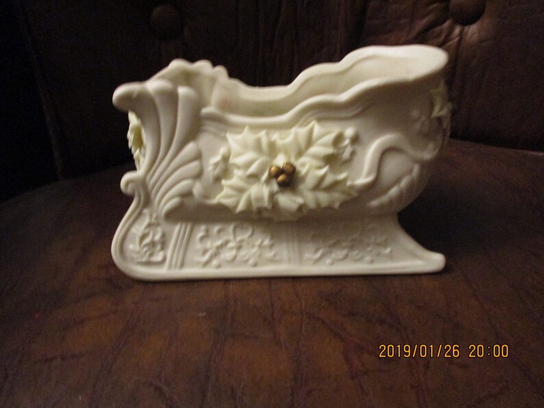 Beautiful Ivory Porcelain Sleigh Suitable for Every Room or image 3