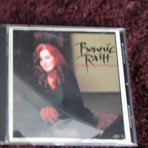 Vintage Bonnie Raitt Blues-rock slide guitarist with bewitching heartfelt voice Relaxing and Entertaining, Add to Collection Great Gift image 2