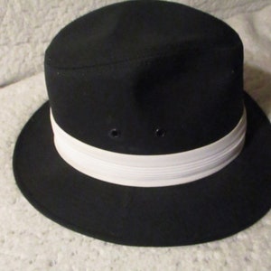 Pristine Men's Black Wool Felt Fedora Hat with Wide White Pleated Cotton Ribbon by Segal International, 7.75 x 6.25 size L w Satin Lining image 2