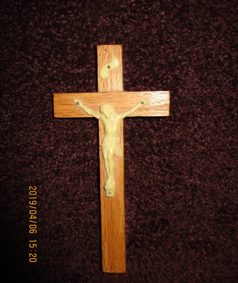 1960s Solid Wood Crucifix with Molded Ivory Jesus Excellent image 0